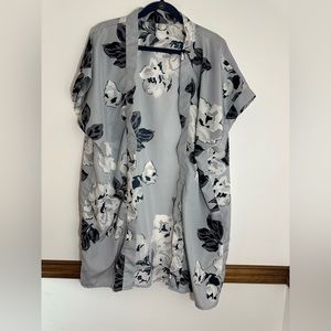 Five Below, Light & dark grey, white flowers Kimono. One Size